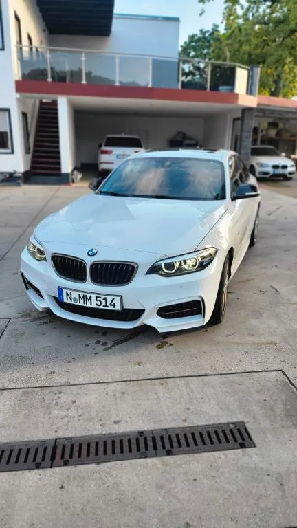 BMW M240i