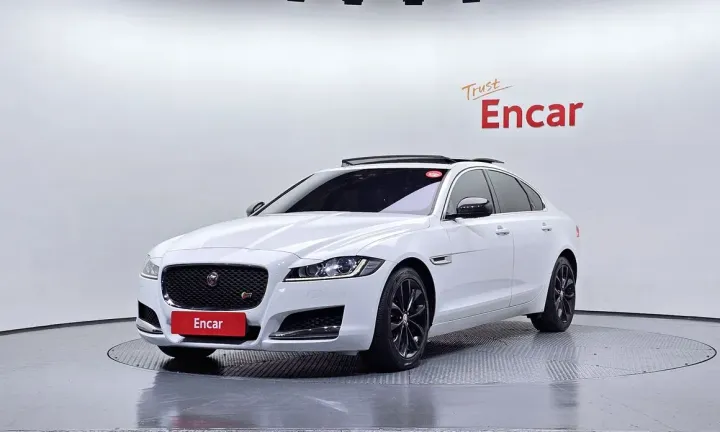 Jaguar XF