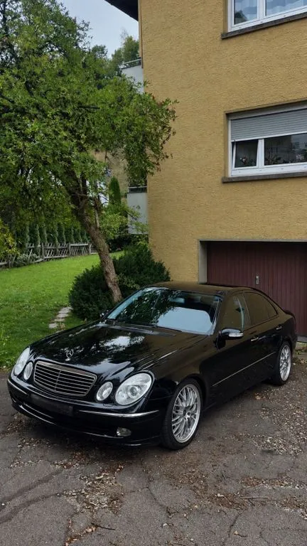 Mercedes-Benz E 220