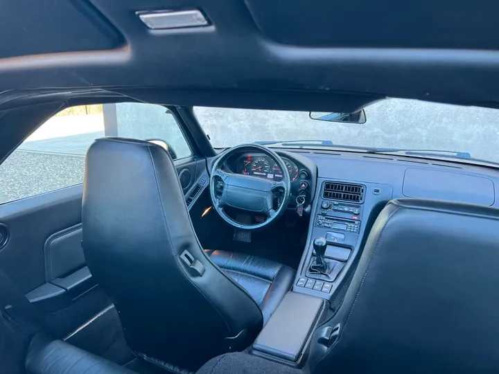 Porsche 928