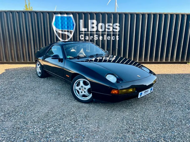 Porsche 928