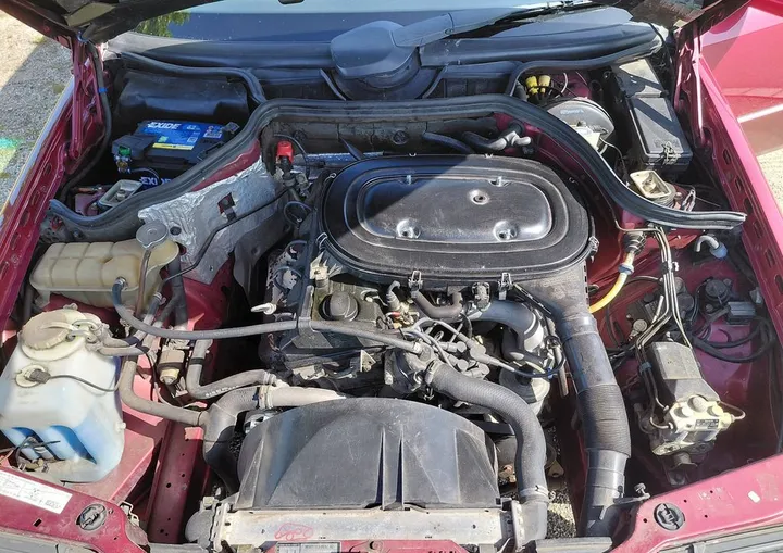 Mercedes-Benz 230