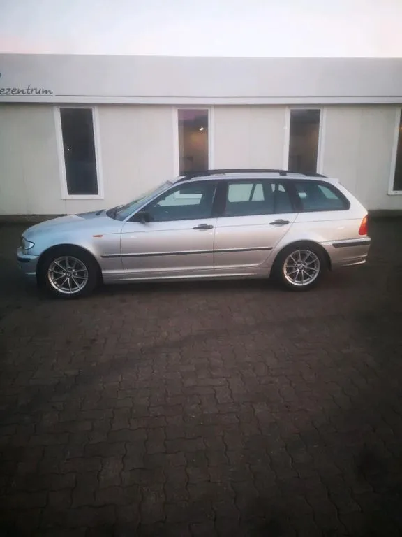 BMW 320