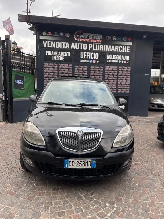 Lancia Ypsilon