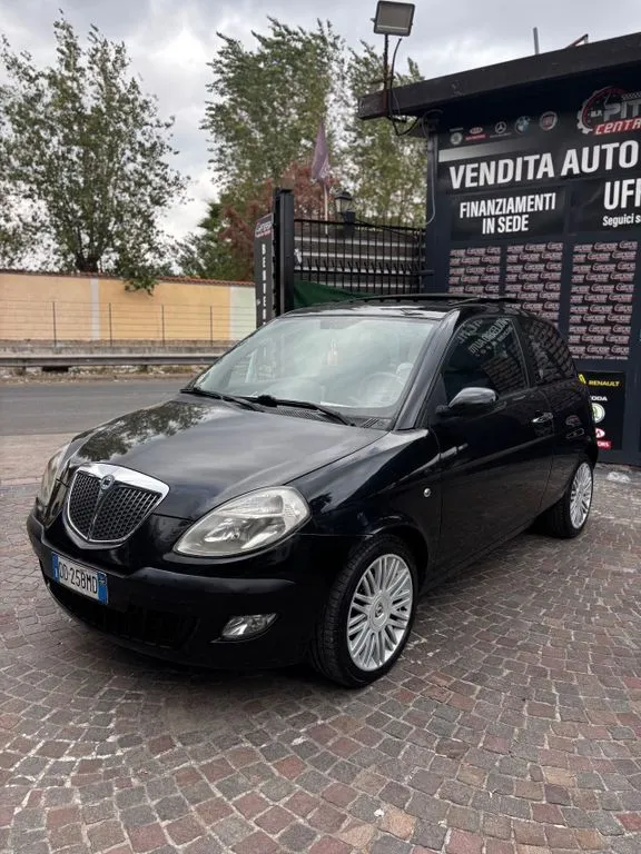 Lancia Ypsilon