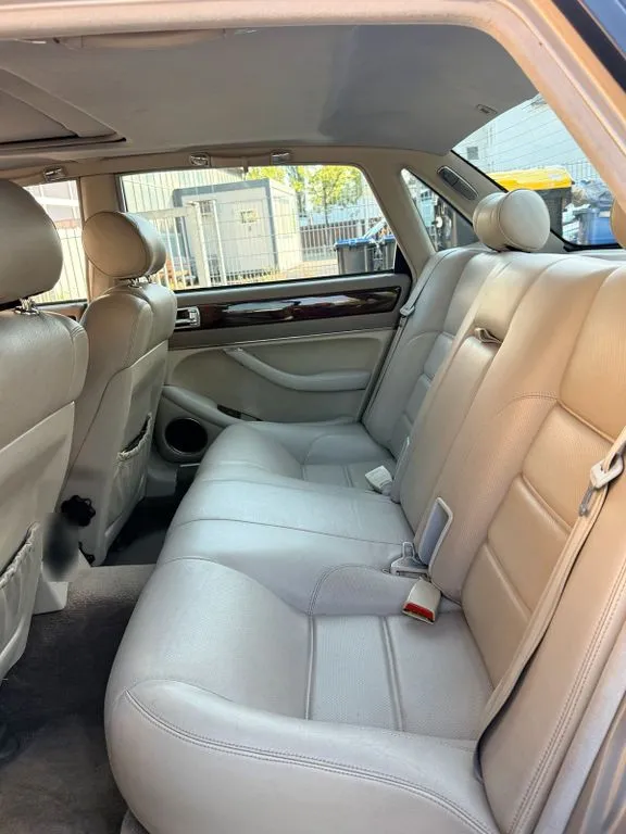 Jaguar XJ6