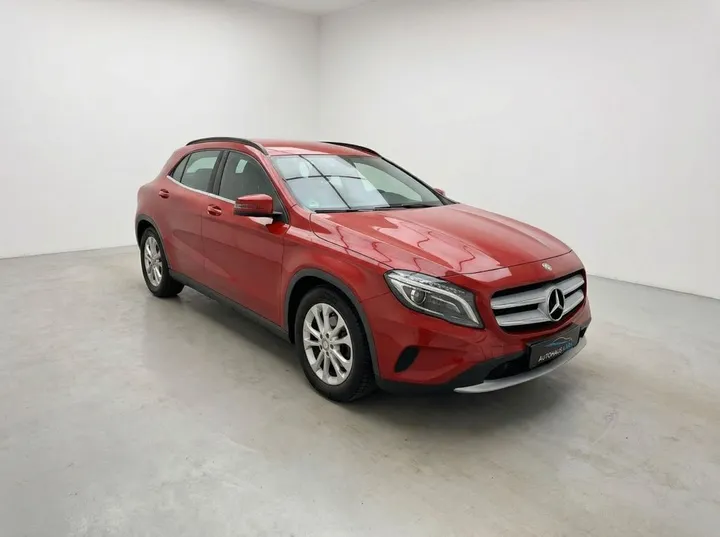 Mercedes-Benz GLA 220