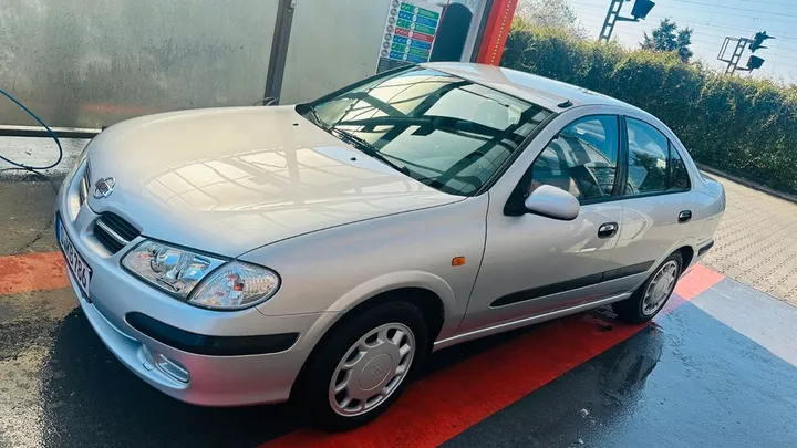 Nissan Almera