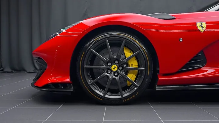 Ferrari 812