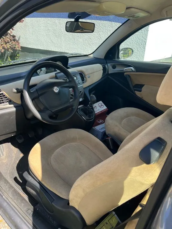 Lancia Ypsilon