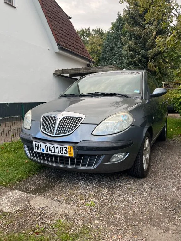 Lancia Ypsilon