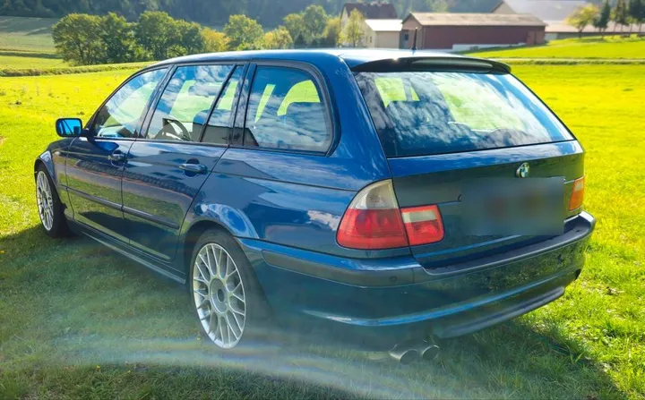 BMW 330