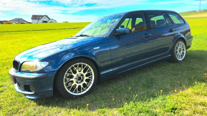 BMW 330