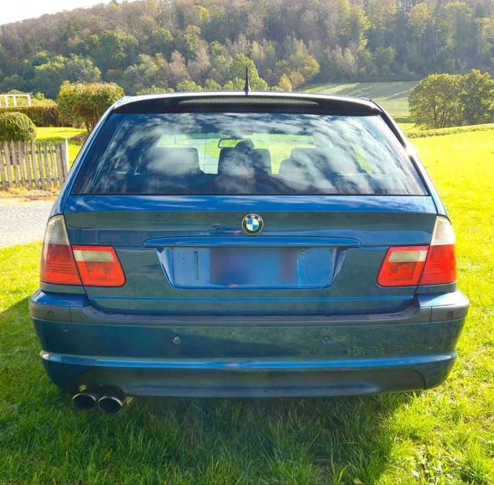 BMW 330