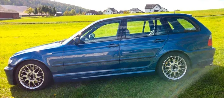 BMW 330