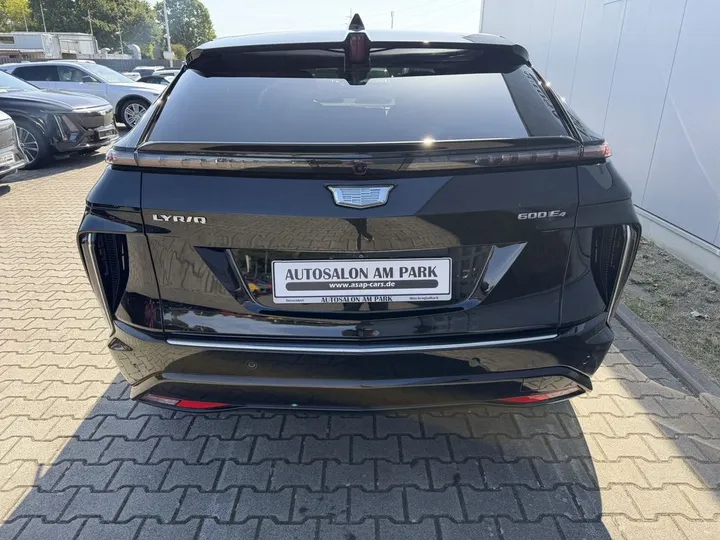 Cadillac LYRIQ