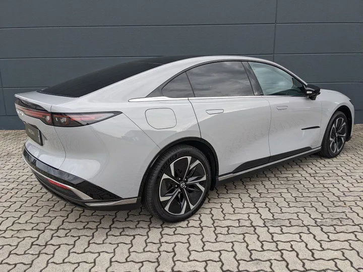 Mazda 6e