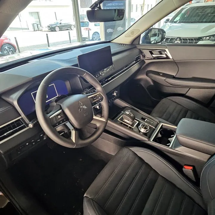 Mitsubishi Plug-in Hybrid Outlander