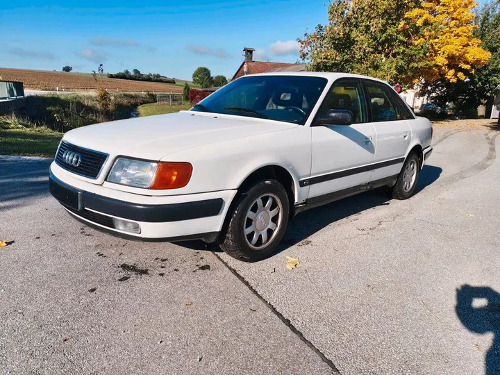 Audi 100