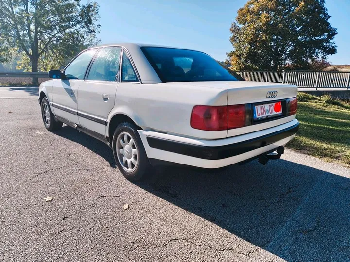 Audi 100