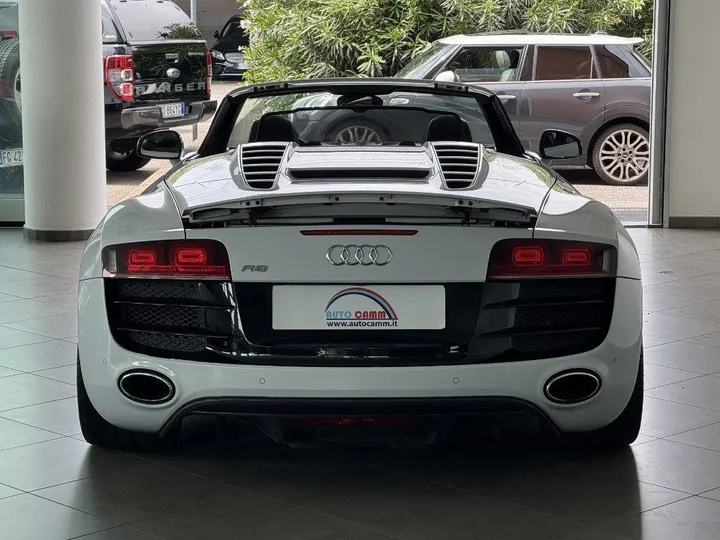 Audi R8