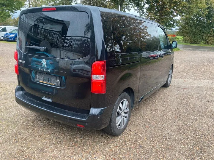 Peugeot Traveller