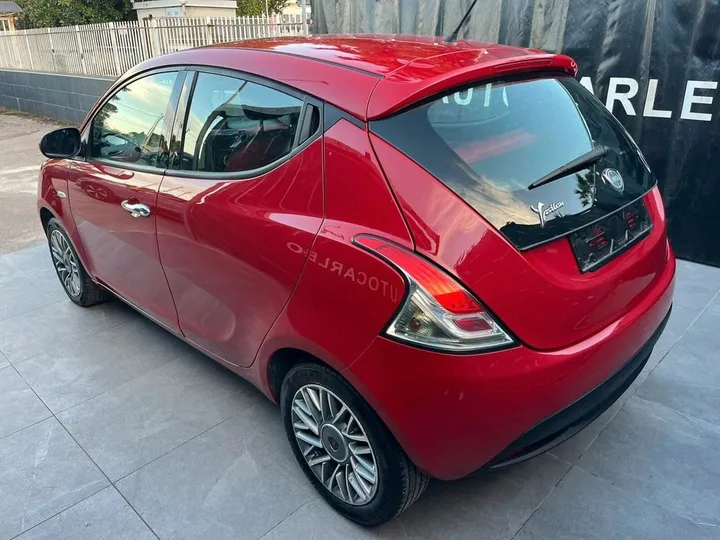 Lancia Ypsilon