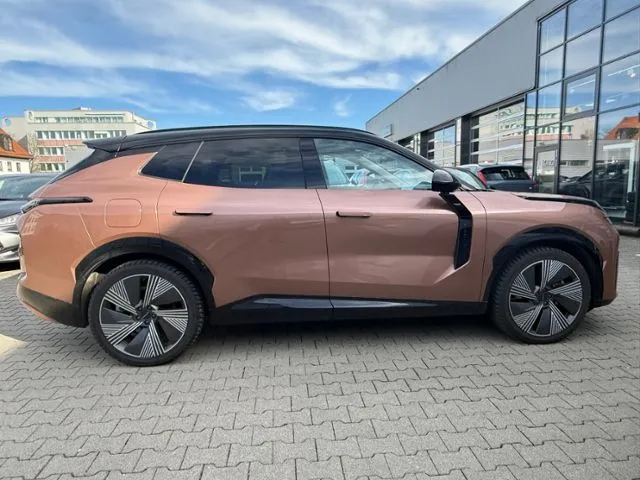 Lynk&Co 08