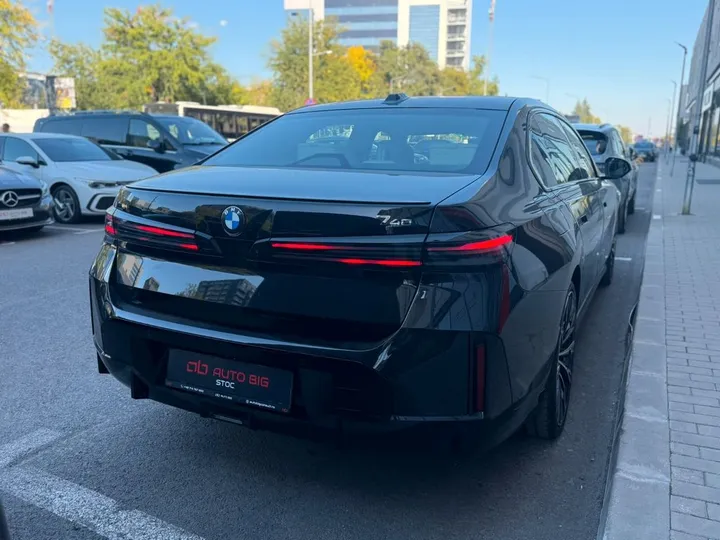 BMW 740