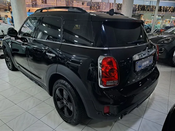 MINI Countryman D (Cooper)