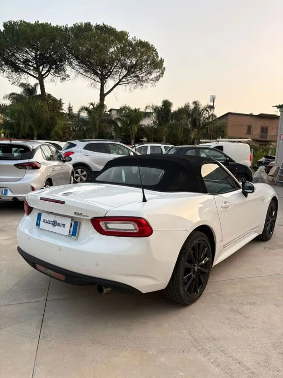 Fiat 124 Spider