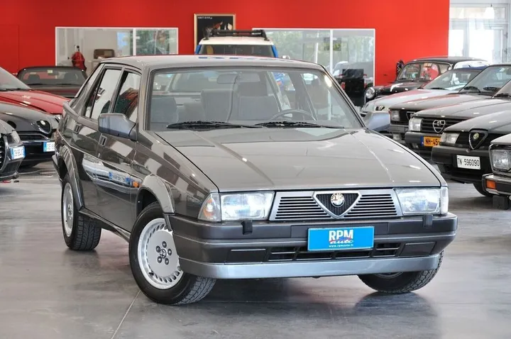 Alfa Romeo 75