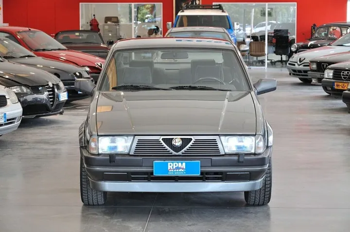 Alfa Romeo 75
