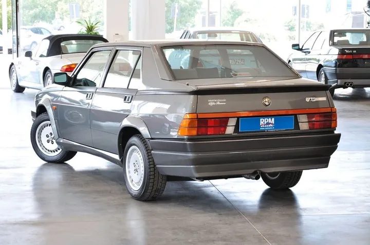 Alfa Romeo 75