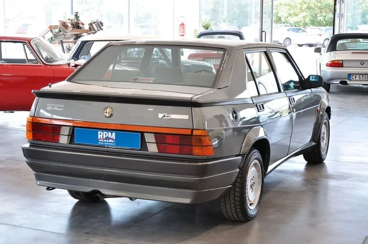 Alfa Romeo 75