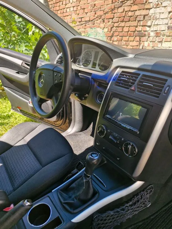 Mercedes-Benz B 170
