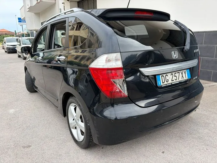Honda FR-V