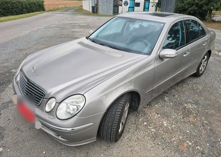 Mercedes-Benz E 200