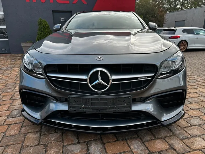 Mercedes-Benz E 63 AMG