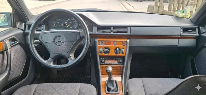 Mercedes-Benz E 250
