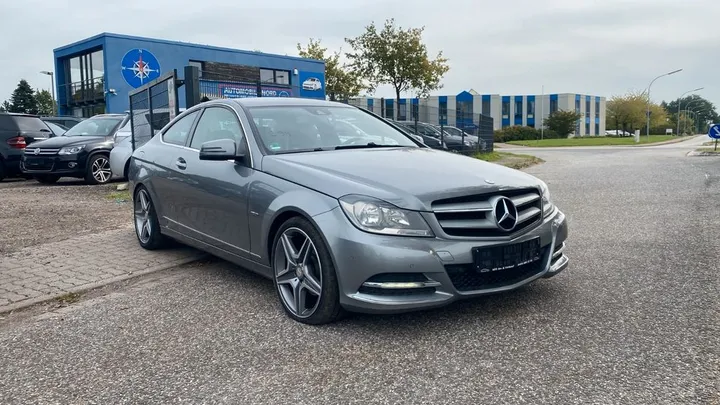 Mercedes-Benz C 220
