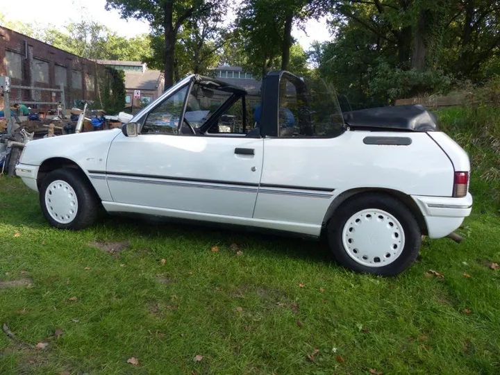 Peugeot 205