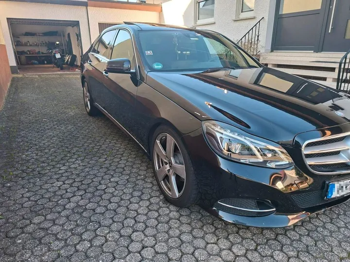 Mercedes-Benz E 220