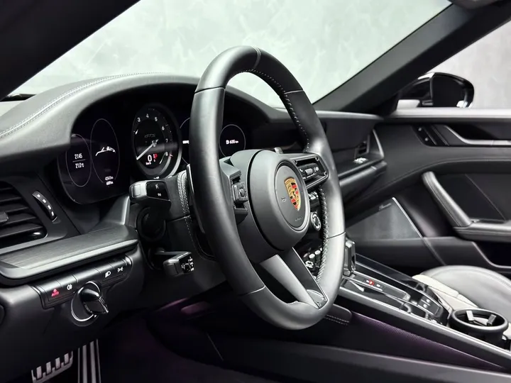 Porsche 992