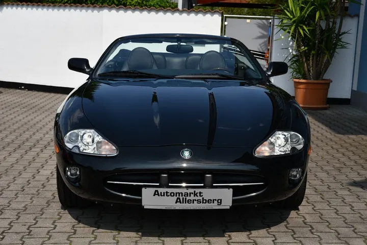 Jaguar XK8