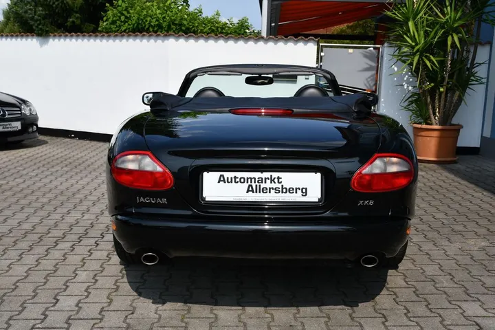 Jaguar XK8