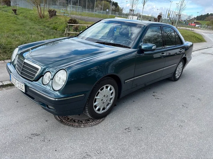 Mercedes-Benz 320