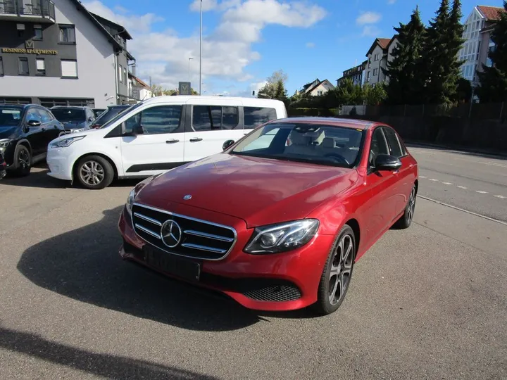 Mercedes-Benz E 200