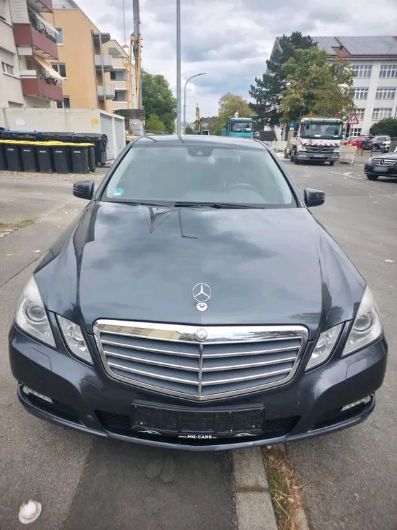 Mercedes-Benz E 220
