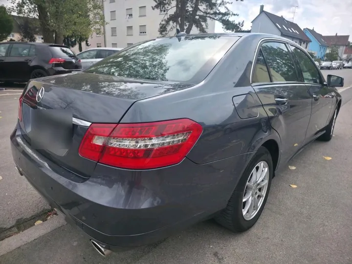 Mercedes-Benz E 220